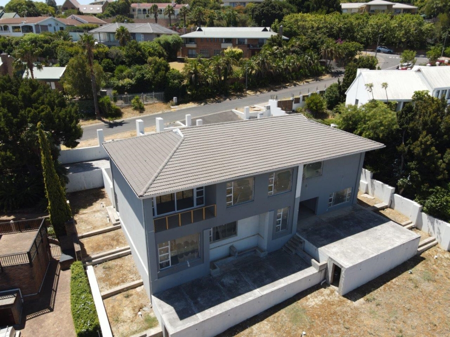 5 Bedroom Property for Sale in La Concorde Western Cape